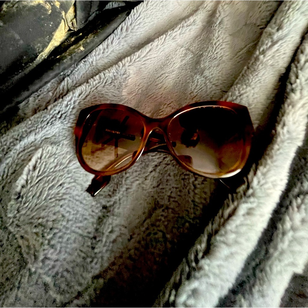 Burberry cheetah print sunglasses (women)